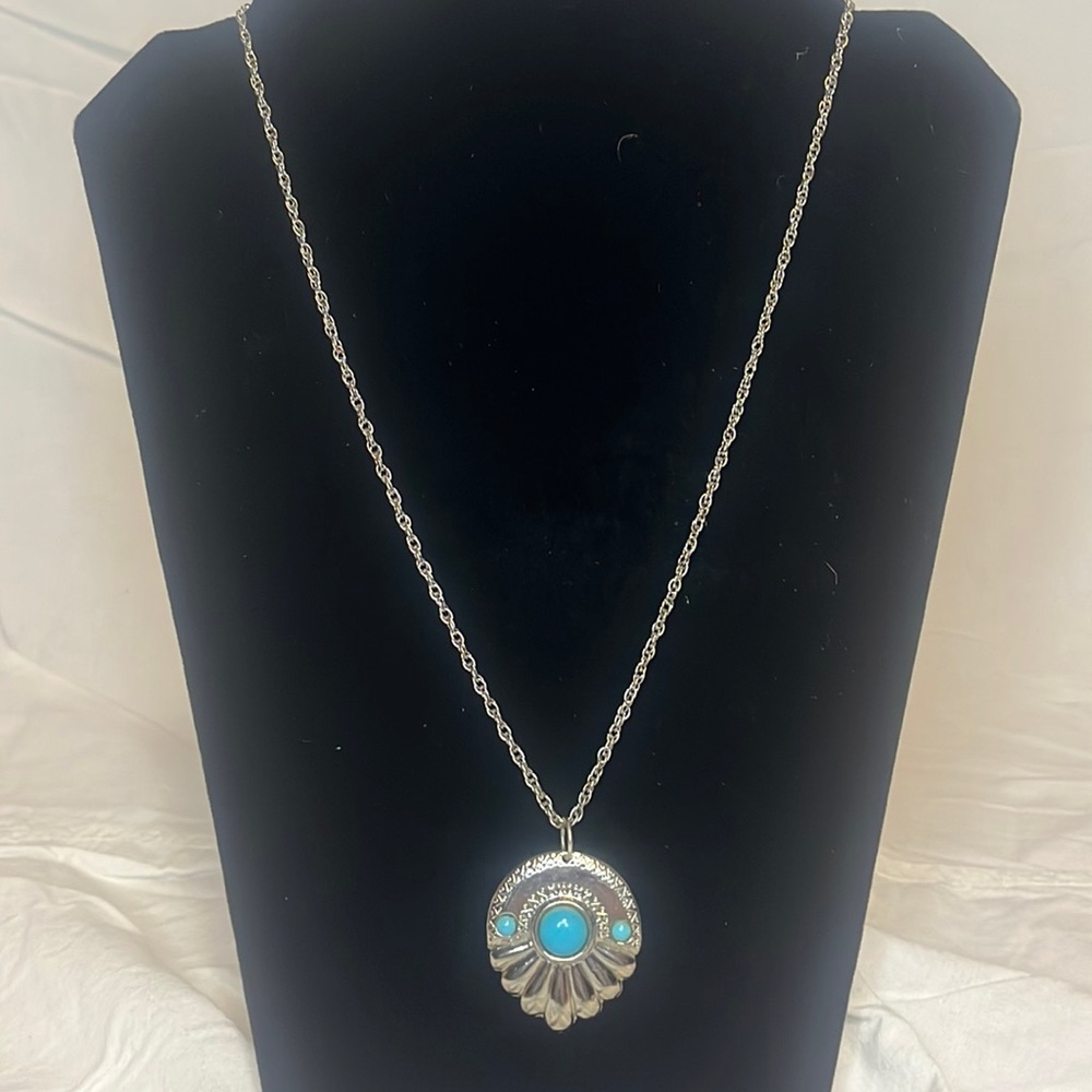 Faux turquoise & silver necklace